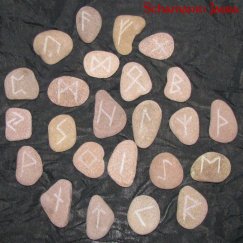 Die Bedeutung und Anwendung magischer, spiritueller Symbole und Gegenstände: Die Runen des 24er Futhark